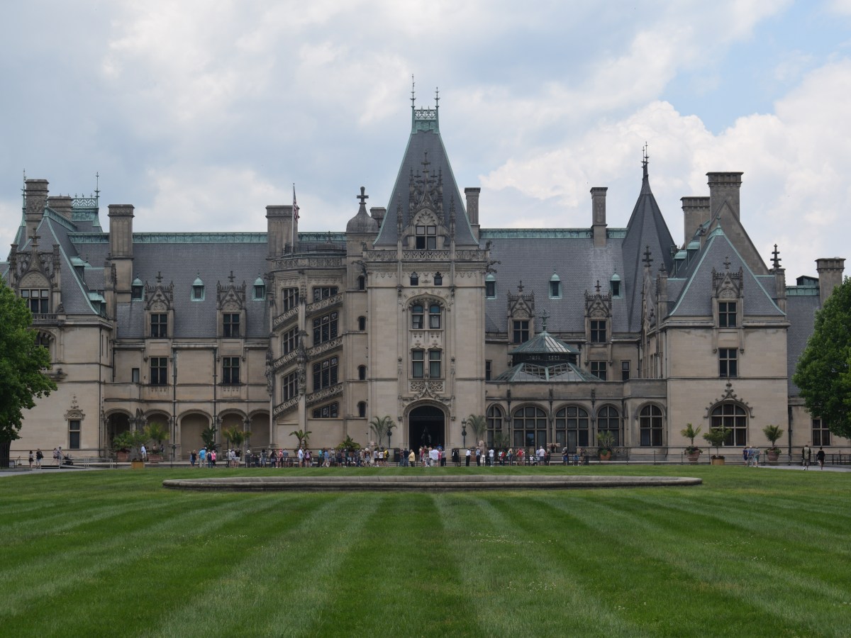 Whispers in the Gilded Halls: The Haunted Biltmore&nbsp;Estate